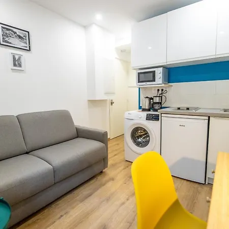 Austudio Apartment *